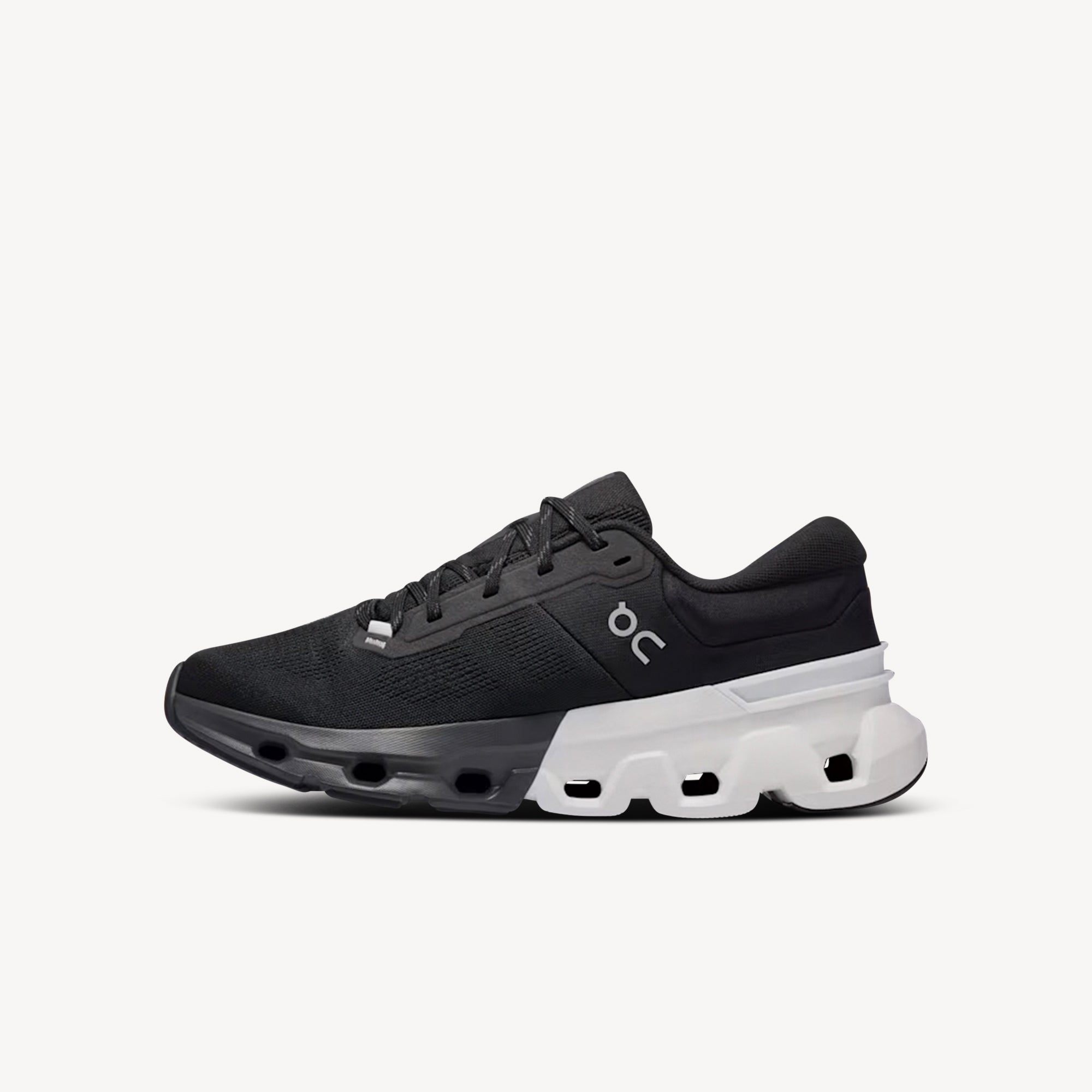 ON Cloudflyer 5 Black / White Womens