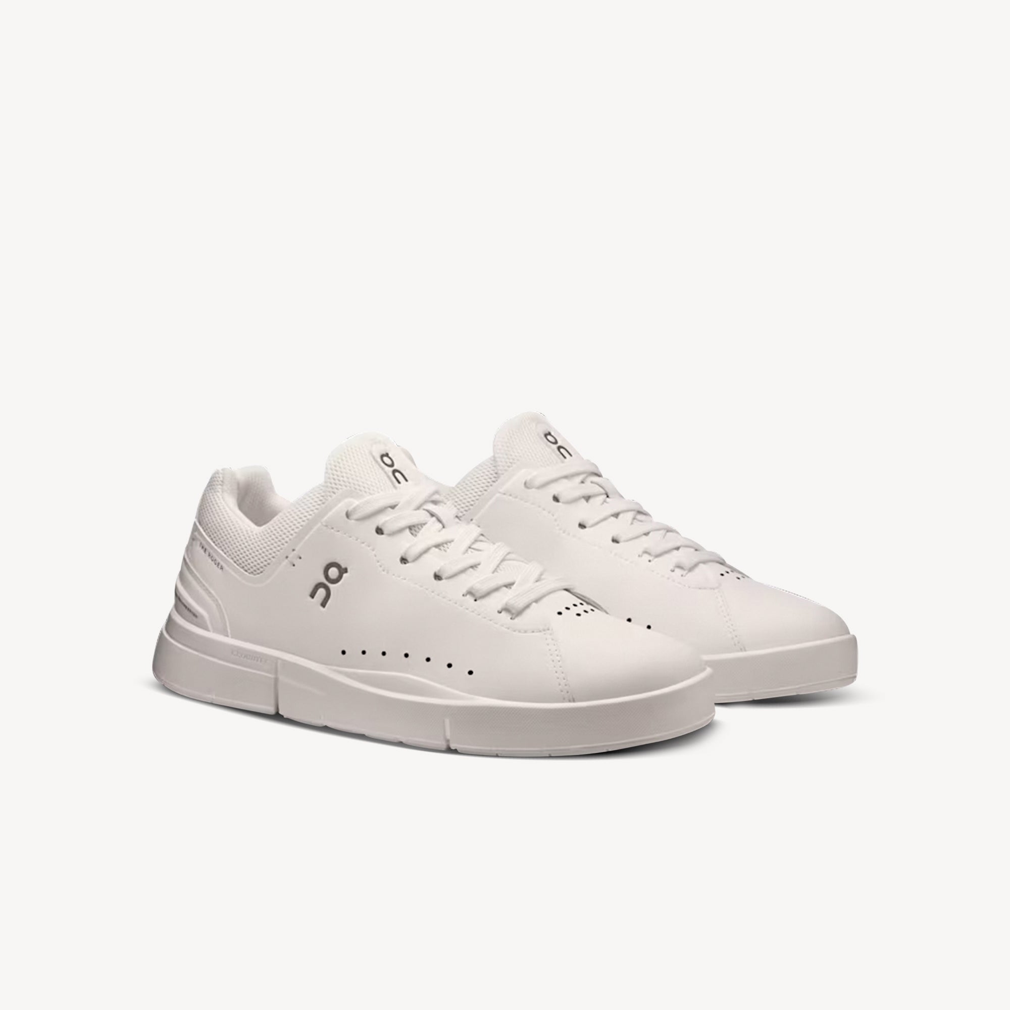 ON THE ROGER Advantage White Womens
