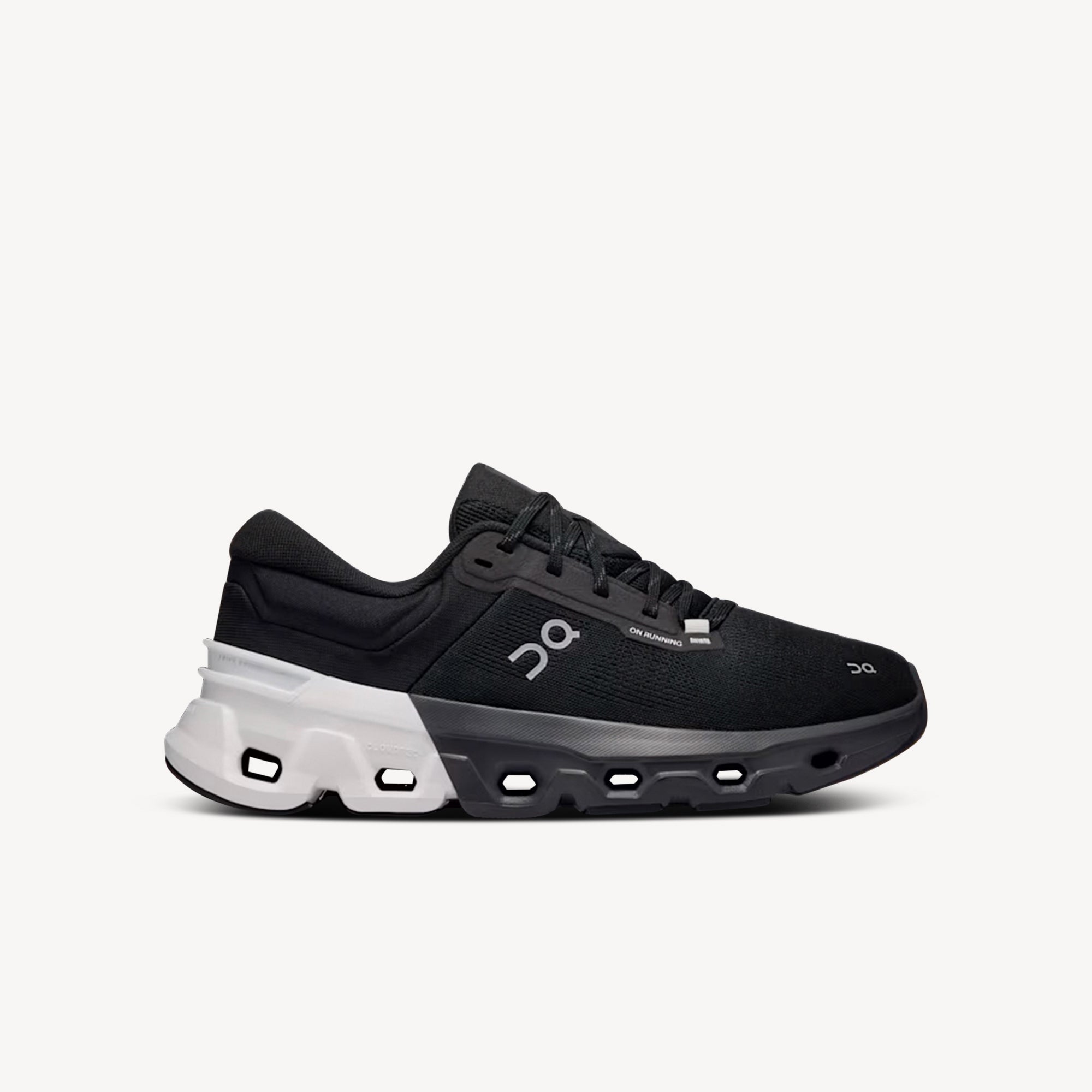 ON Cloudflyer 5 Black / White Mens