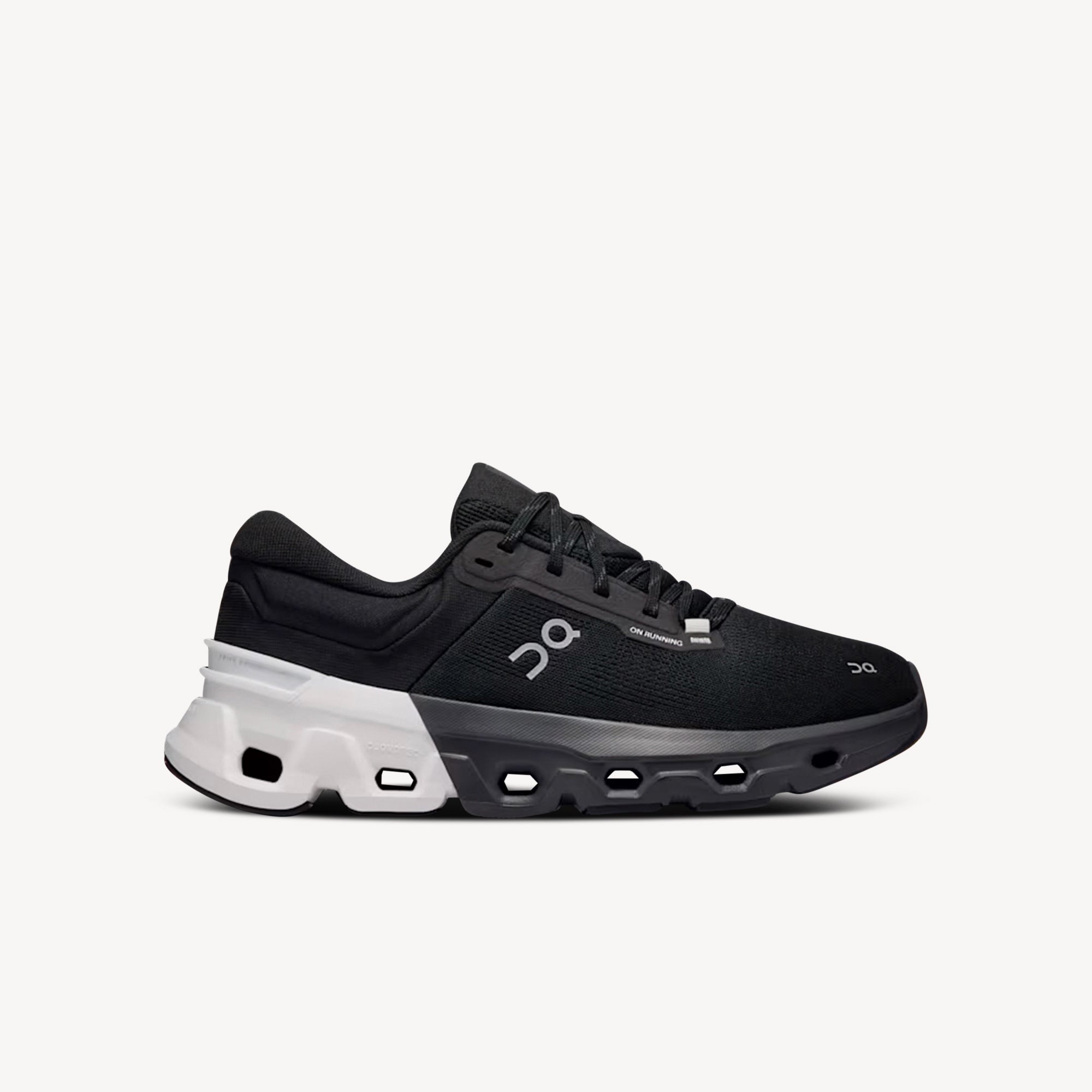 ON Cloudflyer 5 Black / White Womens
