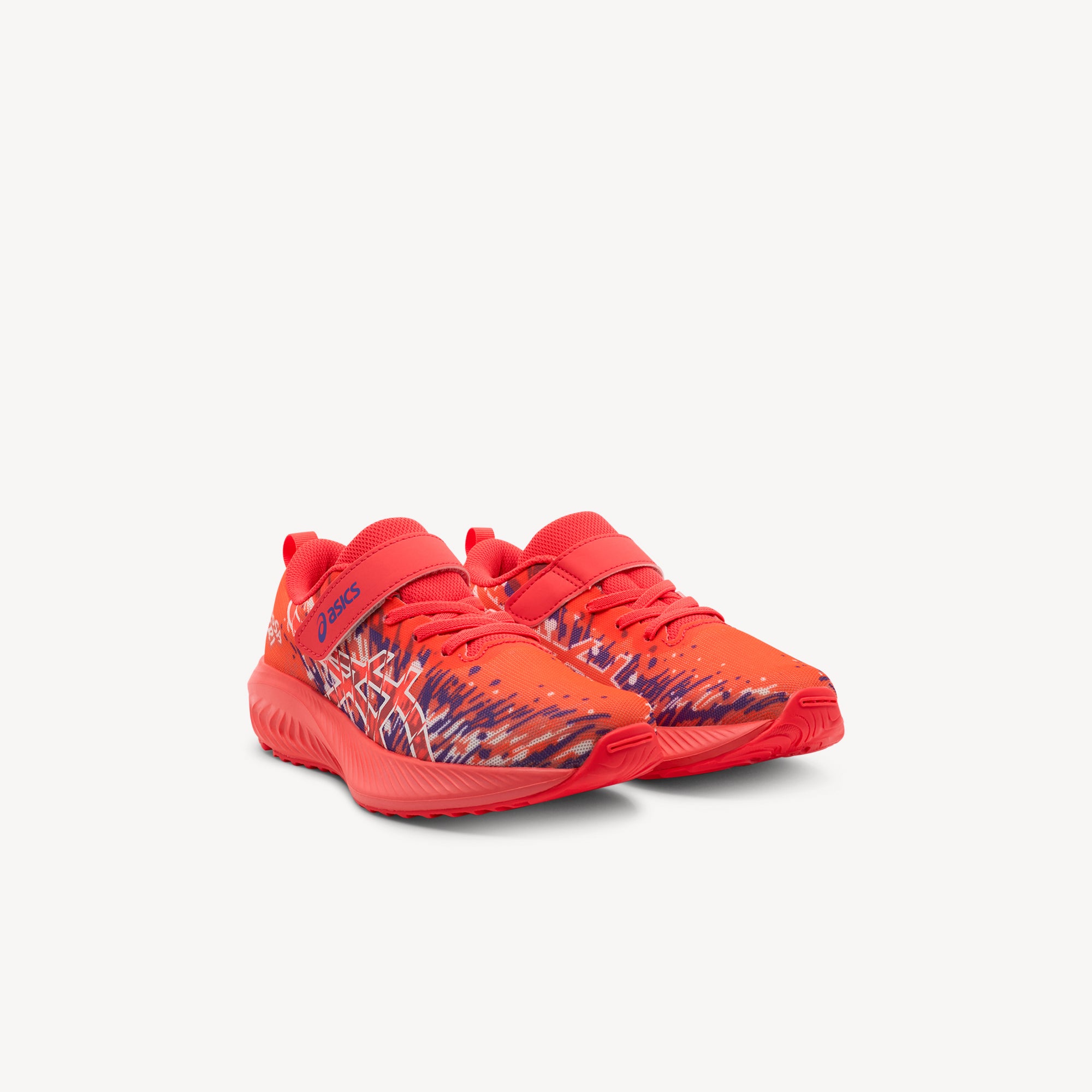Side view of ASICS PRE NOOSA TRI 16 PS features comfortable cushioning and easy-on closure at Profeet Footwear. Purpose-built shoe for preschoolers. Expert-fitted.