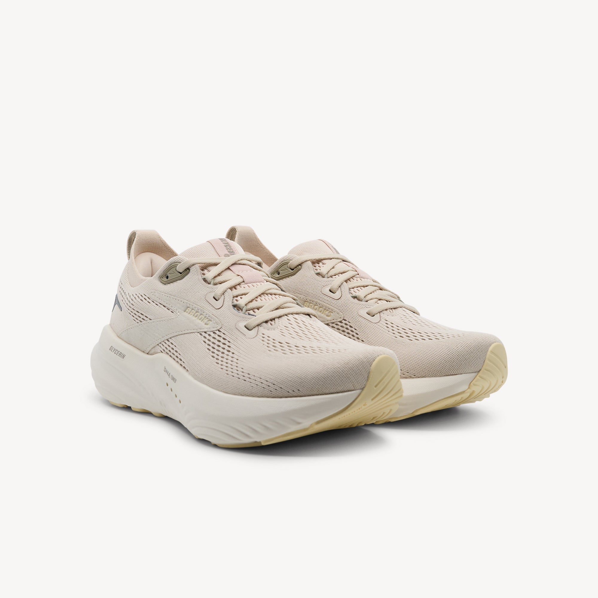 Side view of Brooks Glycerin 22 features supreme softness at Profeet Footwear. Dual-cell cushioning technology for plush landings and powerful toe-offs.