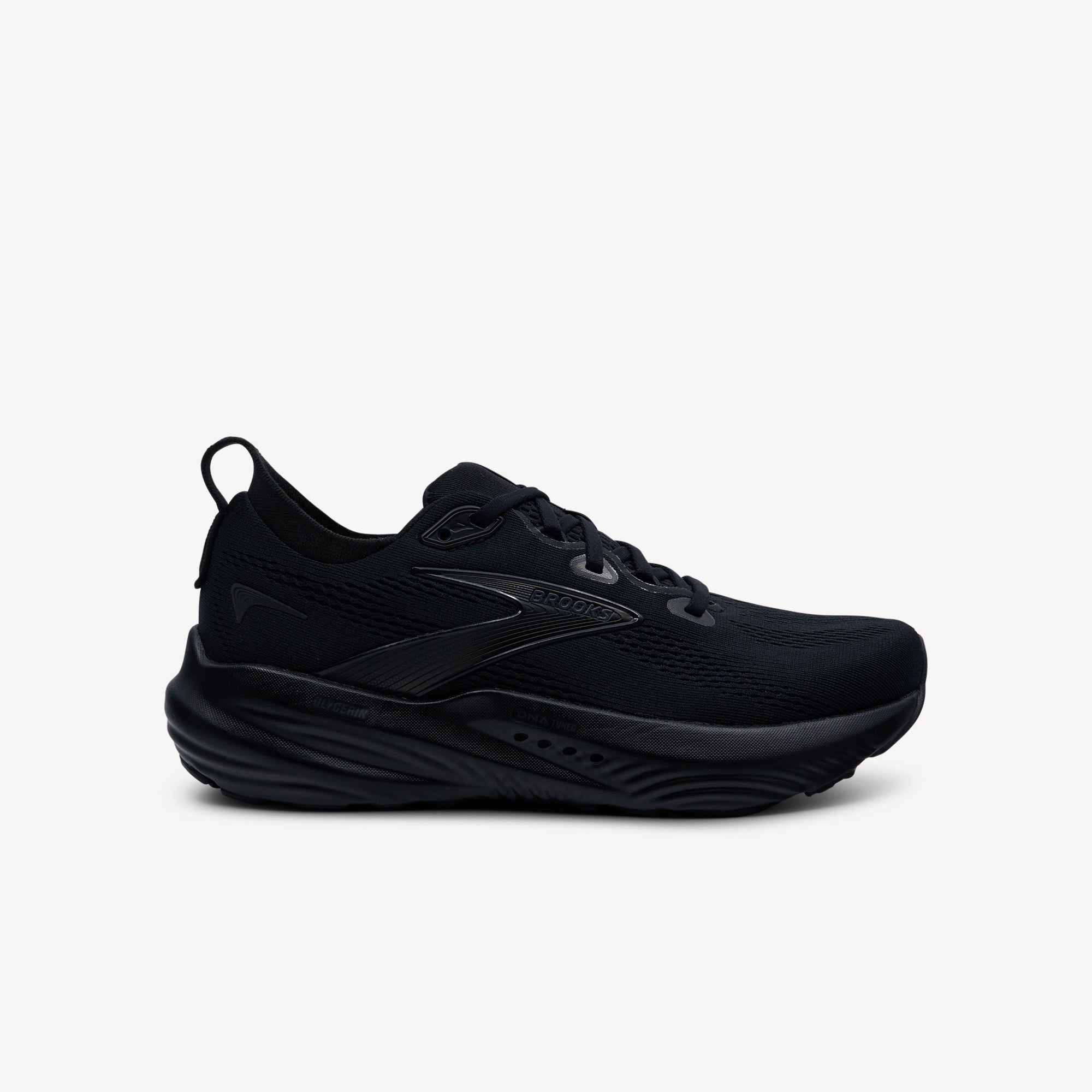 Brooks Glycerin 22 features supreme softness at Profeet Footwear. Dual-cell cushioning technology for plush landings and powerful toe-offs.