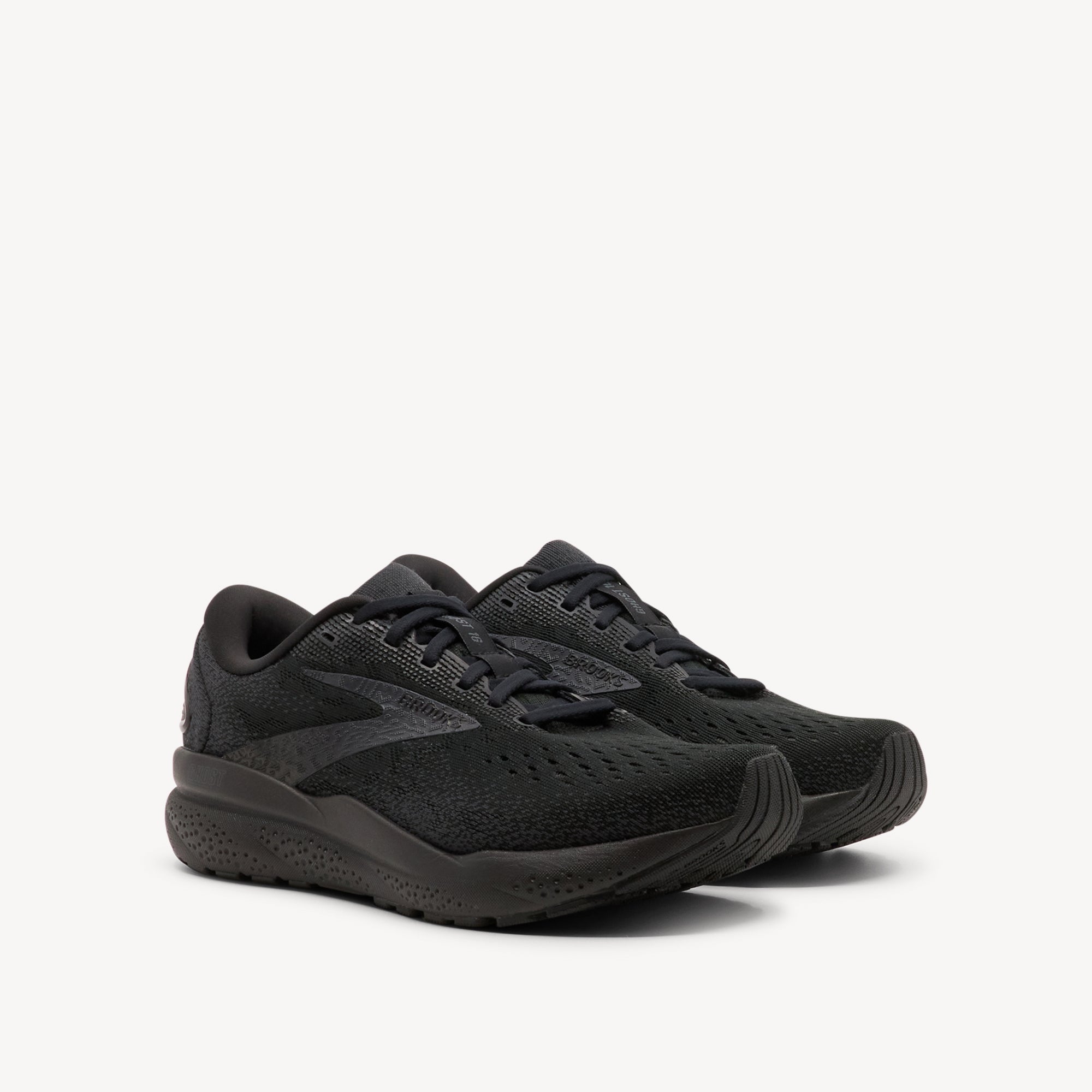 Side view of Brooks Ghost 16 features soft lightweight cushioning at Profeet Footwear. Smooth transitions with breathable fit for distraction-free running. Shop now.