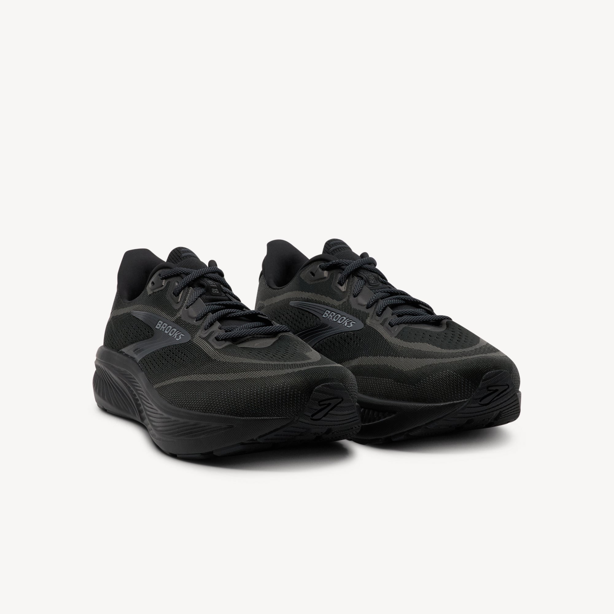 Side view of BROOKS GHOST 18 features soft smooth balanced cushioning and optimal comfort at Profeet Footwear. Daily training shoe for men. Expert-fitted.