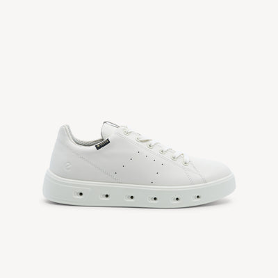 ECCO Street 720 White Lea GTX Womens features leather upper, GORE‑TEX waterproofing & FLUIDFORM midsole for all‑day comfort. Shop now.