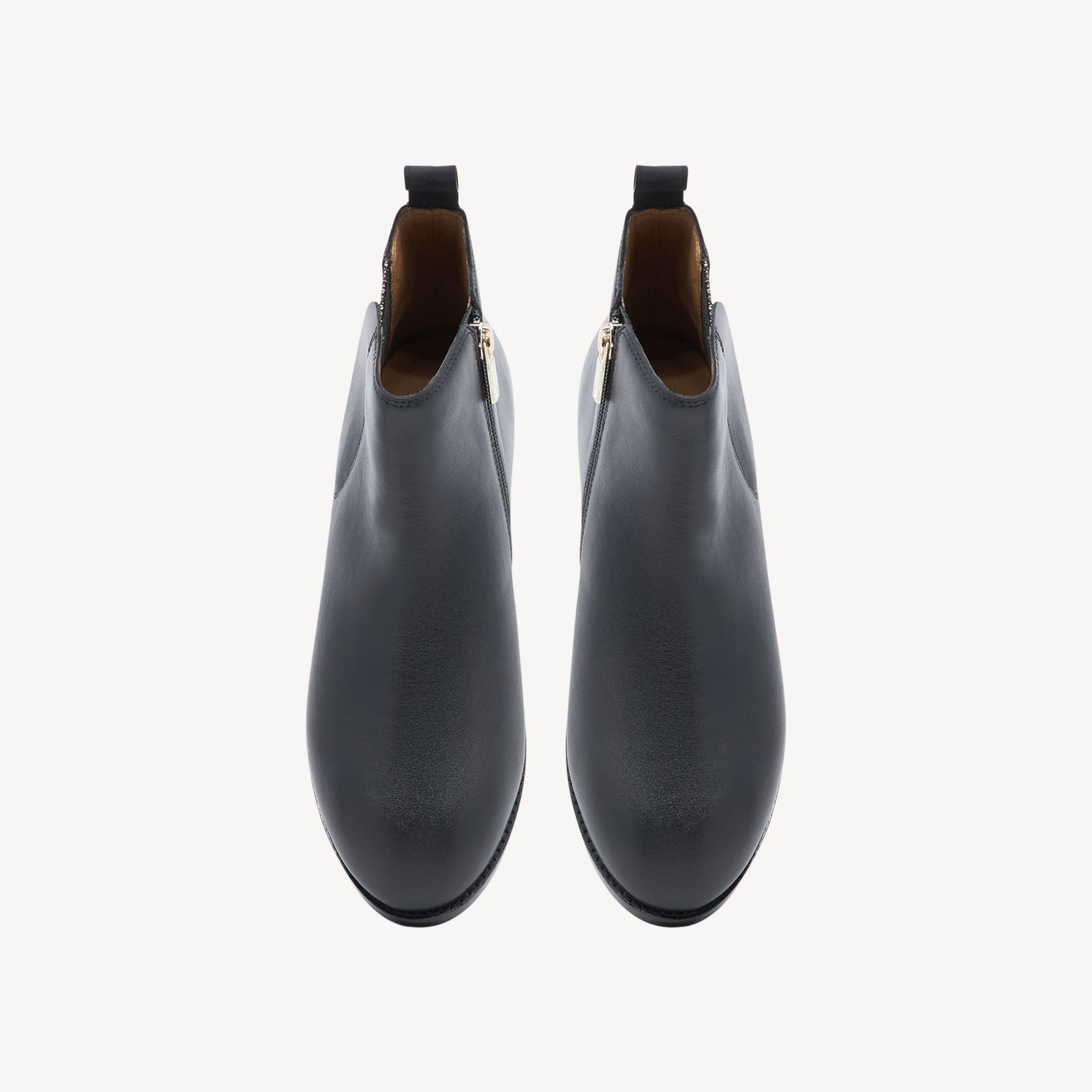 Frankie4 Austen II Black