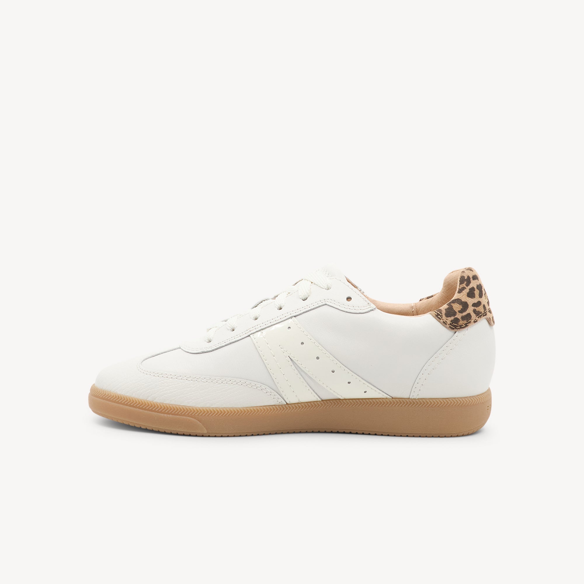 Frankie4 Levi White / Leopard Print