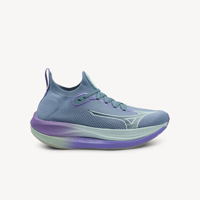 Mizuno Neo Vista features glass fibre Wave plate at Profeet Footwear. Premium super trainer for versatile training with maximum plush cushioning.
