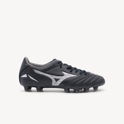 Mizuno Morelia Neo IV Pro FG features lightweight design at Profeet Footwear. Men's football boot for firm ground with exceptional touch and control.