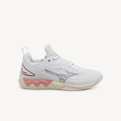 MIZUNO WAVE LUMINOUS 3 NB features reliable stability and responsive cushioning at Profeet Footwear. Purpose-built court shoe. Expert-fitted.