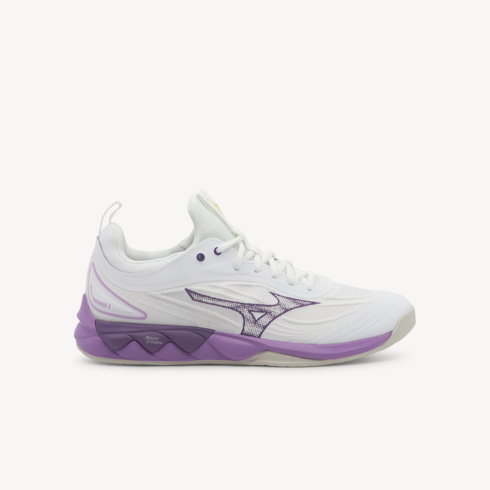 Mizuno Wave Luminous 3 NB features Foam Wave technology at Profeet Footwear. Women's netball shoe for soft cushioning, dynamic court movements and comfort.