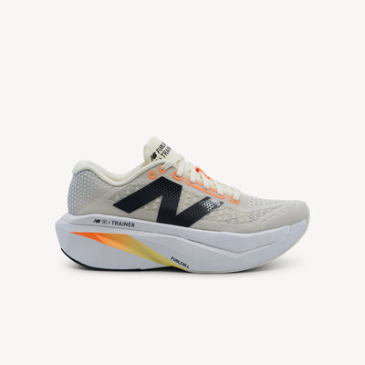 New Balance FuelCell SuperComp Trainer v3 Angora Womens features responsive FuelCell midsole, Energy Arc carbon plate and plush mesh upper for premium running performance.