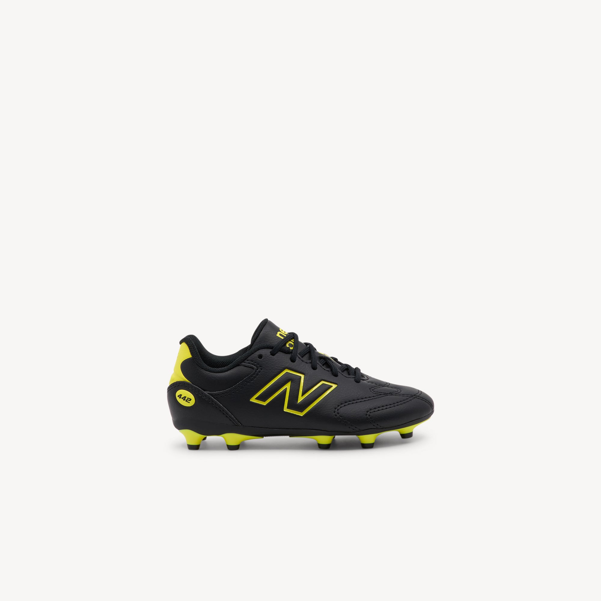 NEW BALANCE 442 V3 TEAM JNR features reliable performance and comfortable fit at Profeet Footwear. Purpose-built football boot. Expert-fitted.