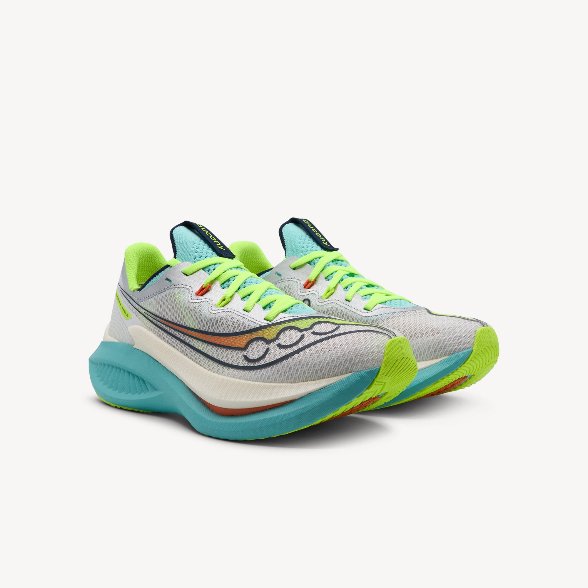 Side view of SAUCONY ENDORPHIN PRO 5 features explosive speed and elite performance at Profeet Footwear. Purpose-built racing shoe for women. Expert-fitted.