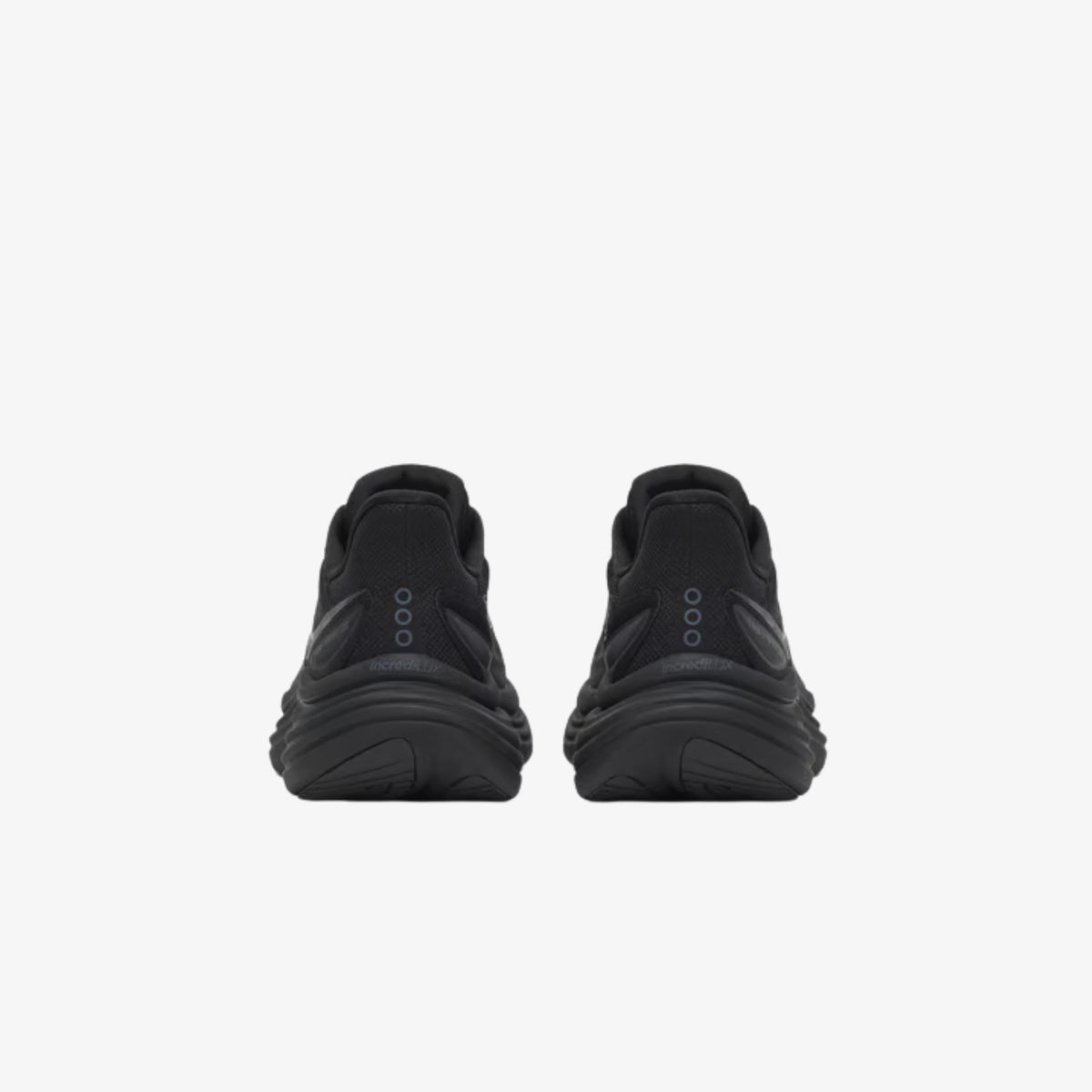 Saucony_Triumph_24_Triple_Black_Mens, back view