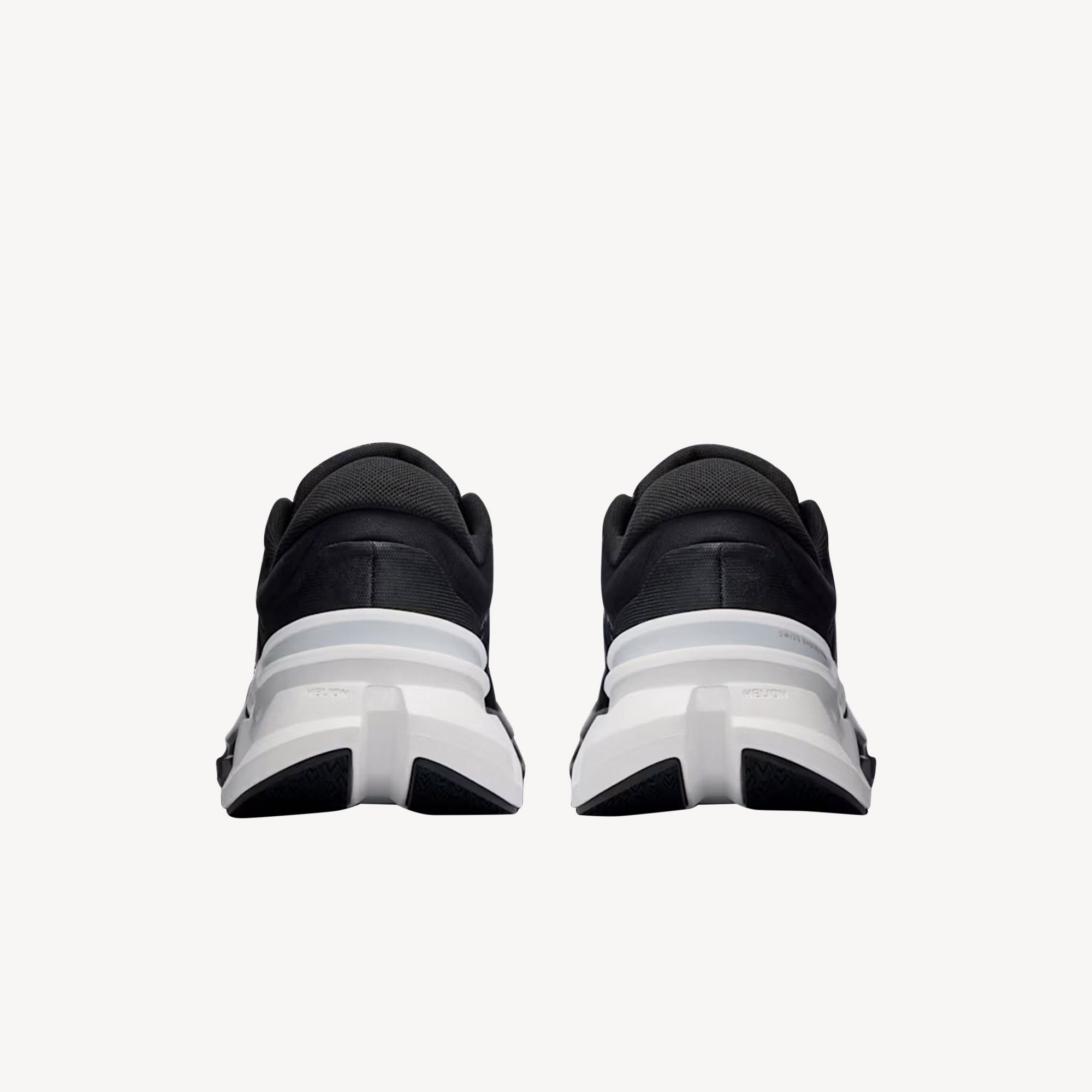 ON Cloudflyer 5 Black / White Mens