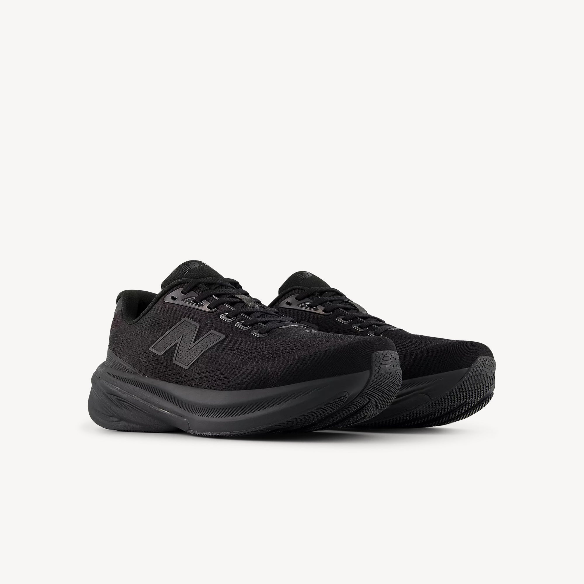 New Balance 860v15 Black / Black Mens