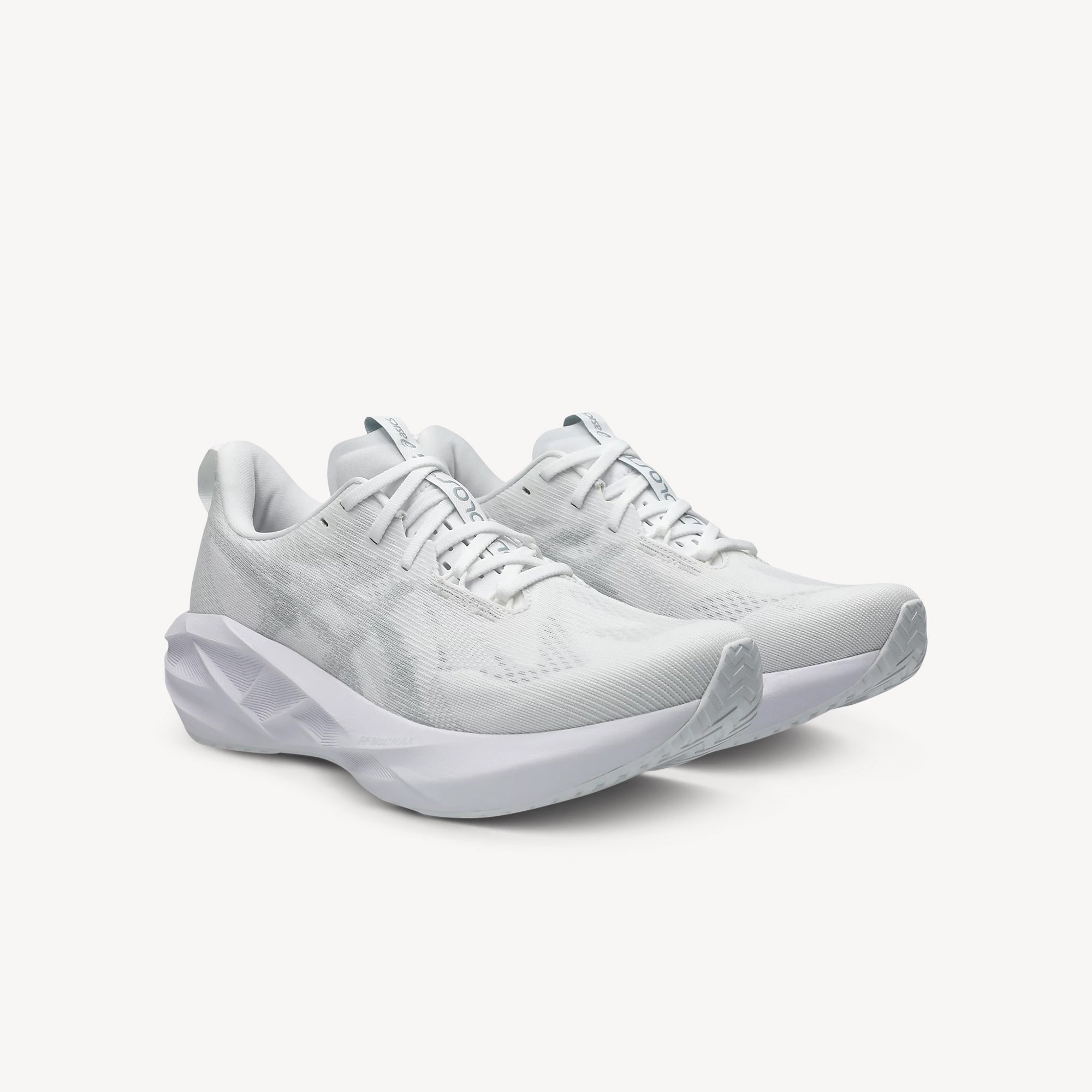Asics Novablast 5 White / Piedmont Grey Mens
