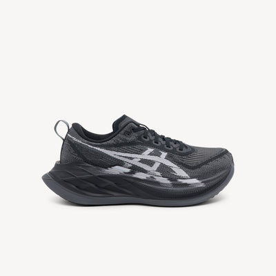 ASICS SUPERBLAST 2 features maximum cushioning and explosive energy return at Profeet Footwear. Purpose-built racing shoe for all runners. Expert-fitted.