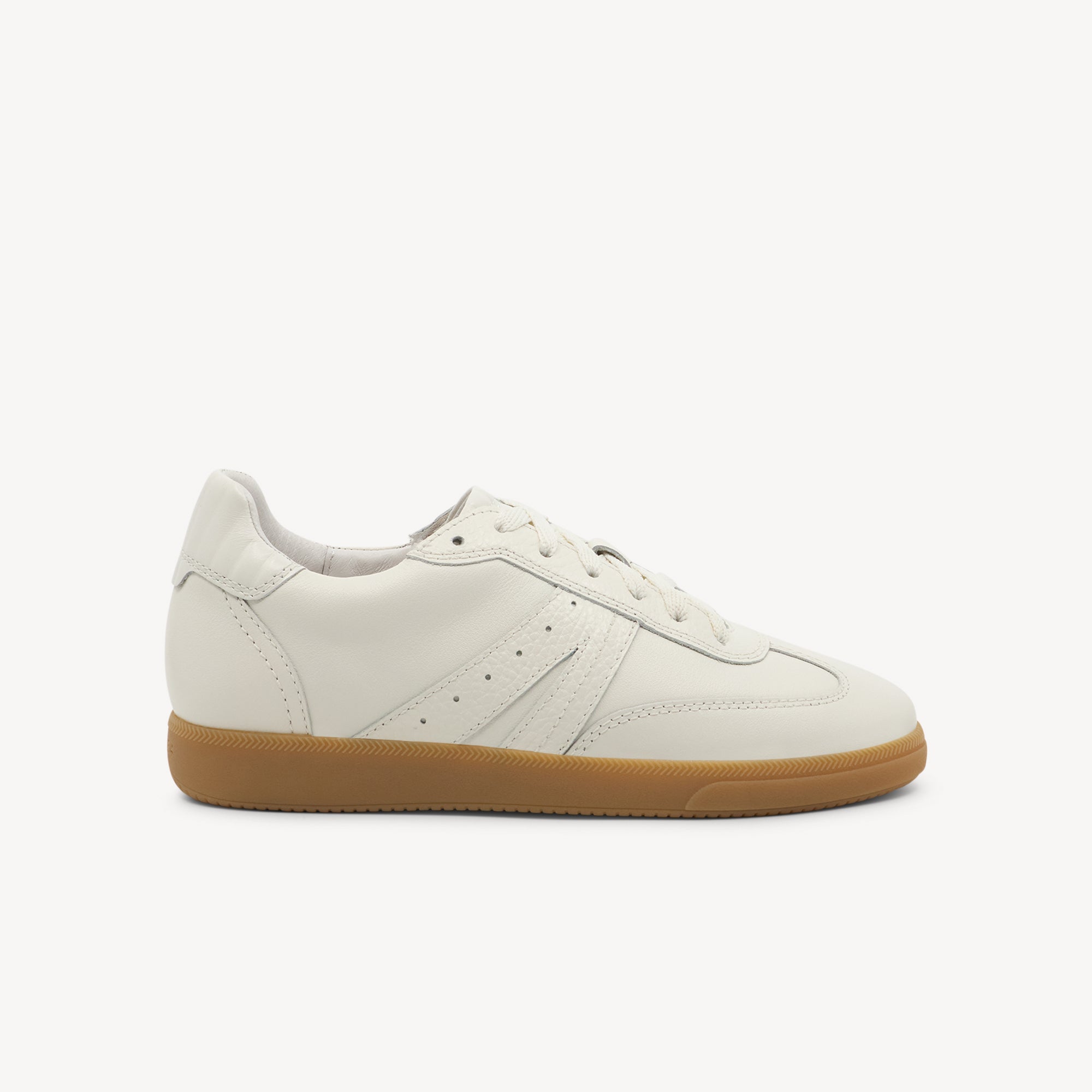 FRANKIE4 LEVI features podiatrist-designed support and iconic style at Profeet Footwear. Purpose-built comfort sneaker. Expert-fitted.
