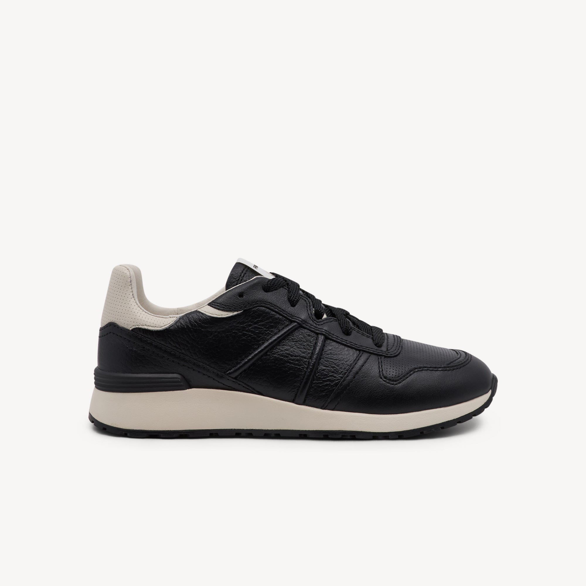 FRANKIE4 RAIDER features orthotic-grade support and contemporary styling at Profeet Footwear. Purpose-built comfort shoe. Expert-fitted.