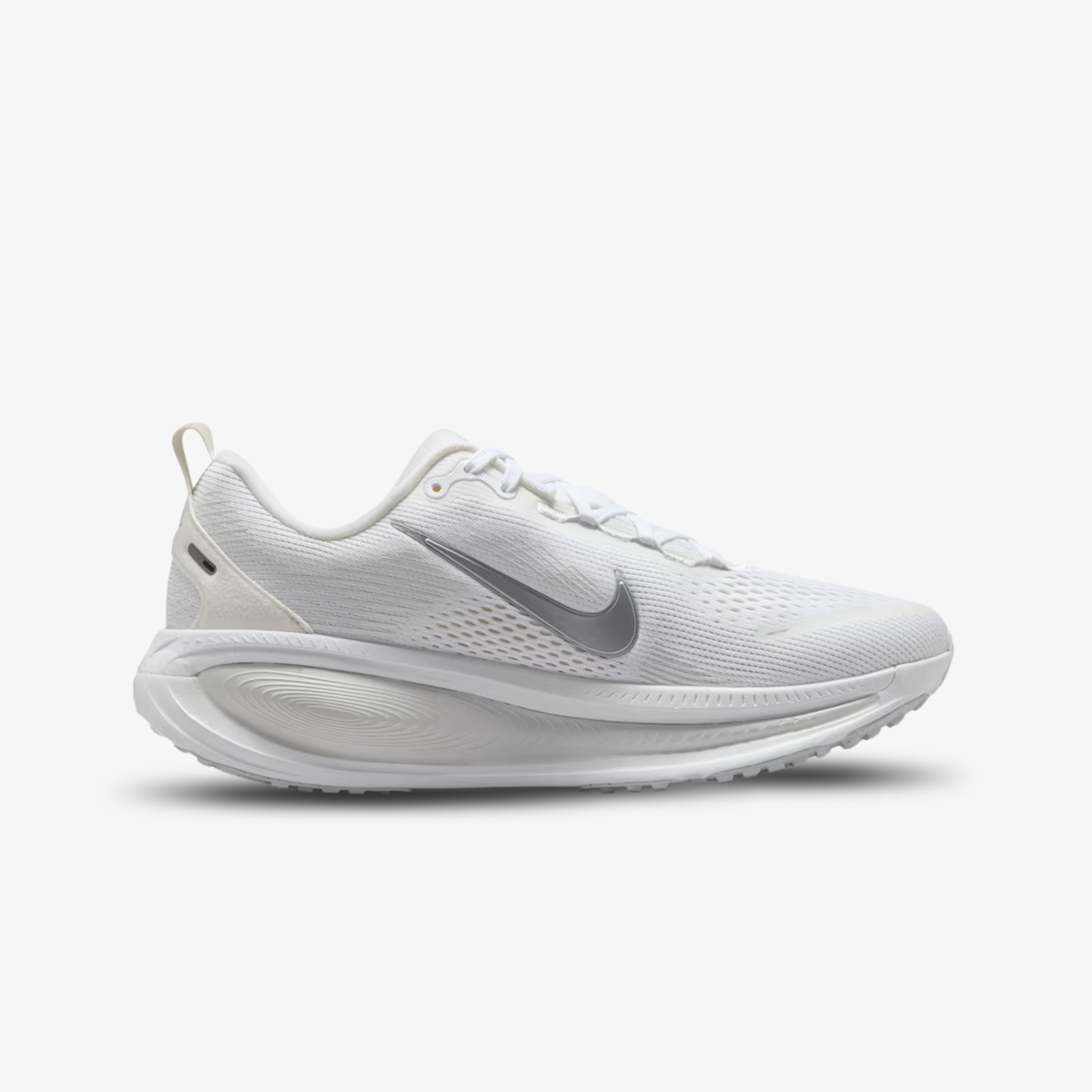 Nike Vomero 18 White / Metallic Silver Womens