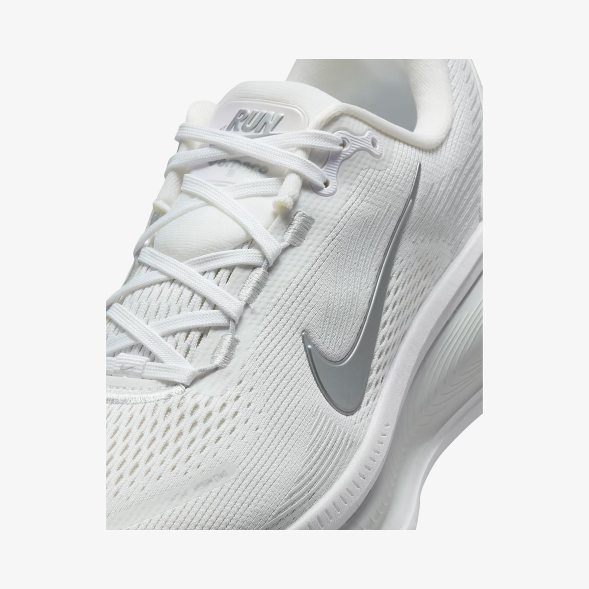 Nike Vomero 18 White / Metallic Silver Womens