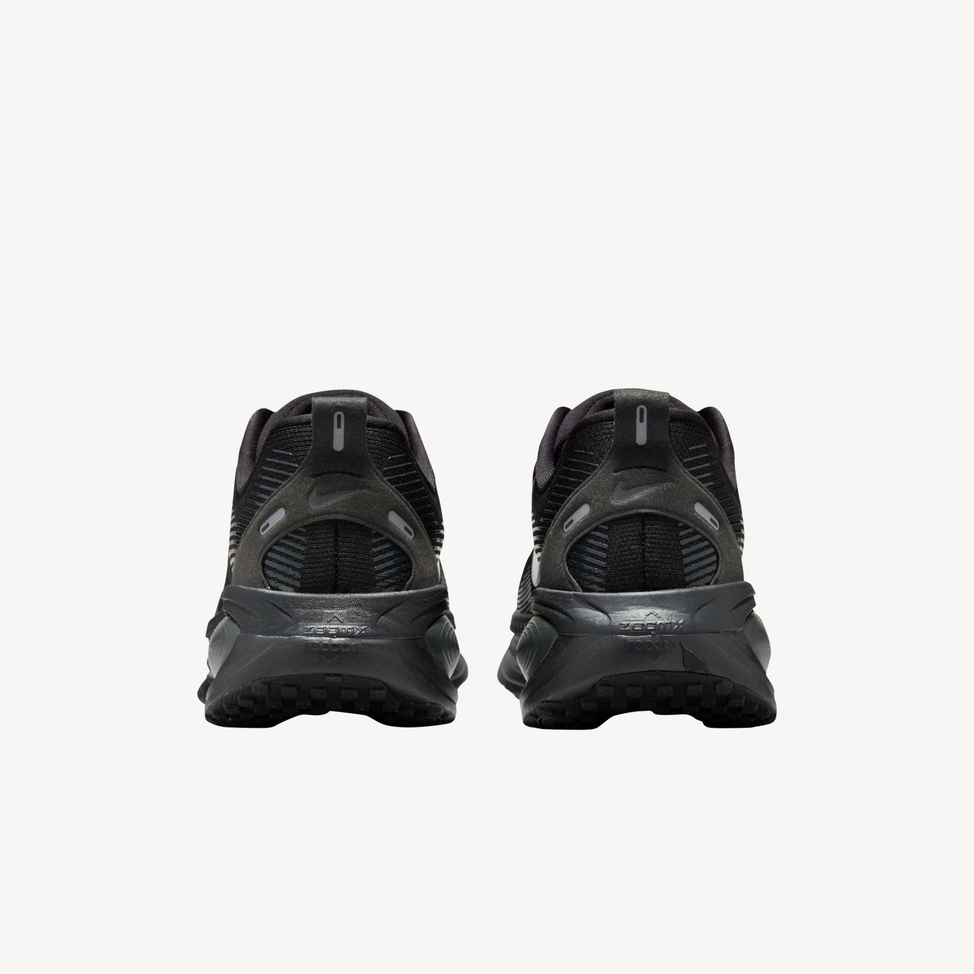 Nike Vomero 18 Black / Black / Smoke Grey Mens